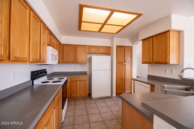 10065 E CAPRI Avenue, Mesa, AZ 85208