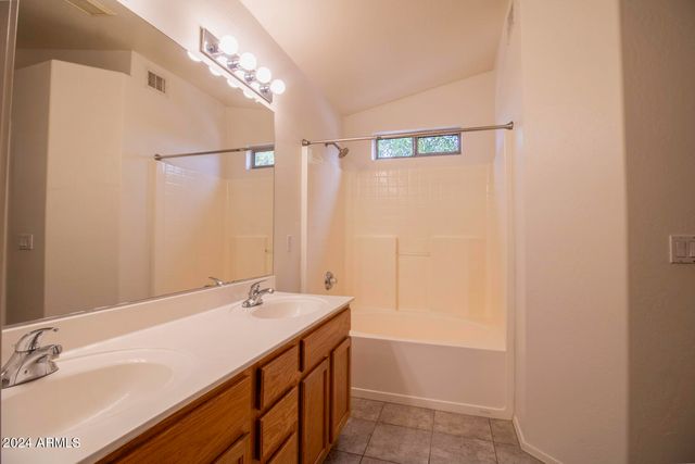 10065 E CAPRI Avenue, Mesa, AZ 85208