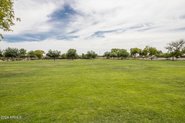 10065 E CAPRI Avenue, Mesa, AZ 85208