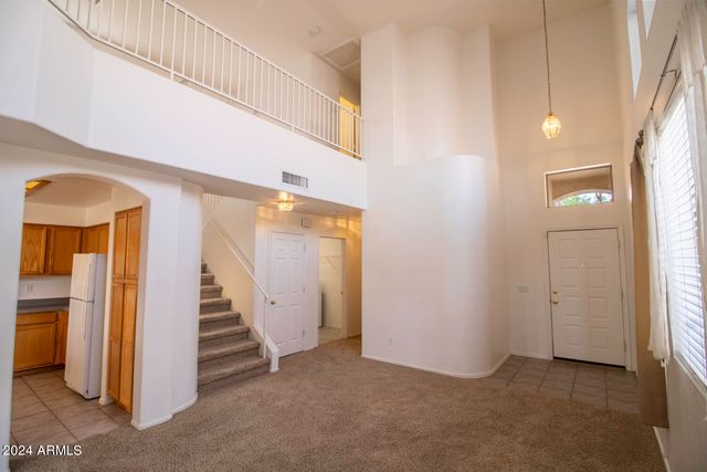 10065 E CAPRI Avenue, Mesa, AZ 85208