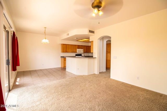 10065 E CAPRI Avenue, Mesa, AZ 85208