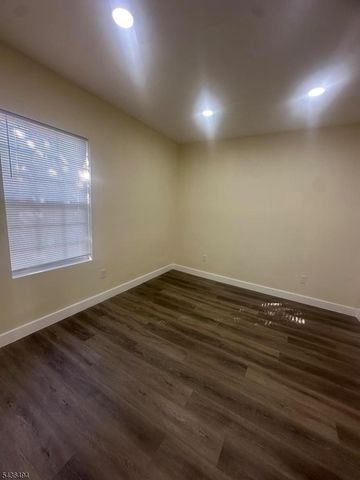 272 Schley St, Newark City, NJ 07112