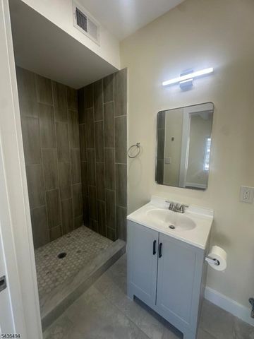 272 Schley St, Newark City, NJ 07112