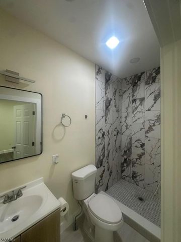 272 Schley St, Newark City, NJ 07112