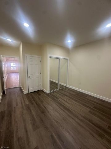 272 Schley St, Newark City, NJ 07112