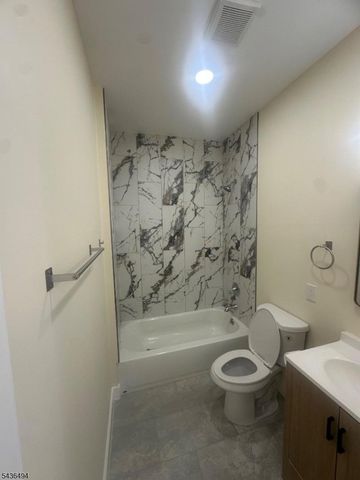 272 Schley St, Newark City, NJ 07112