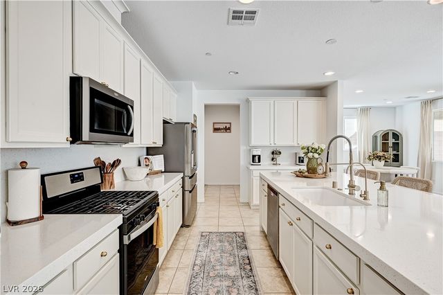 607 Cadence View Way, Henderson, NV 89011