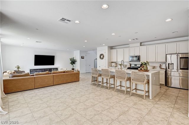 607 Cadence View Way, Henderson, NV 89011