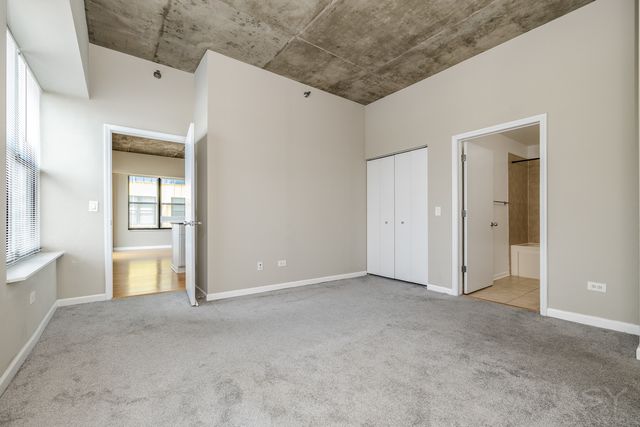 1122 W Catalpa Avenue 616, Chicago, IL 60640
