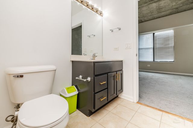 1122 W Catalpa Avenue 616, Chicago, IL 60640