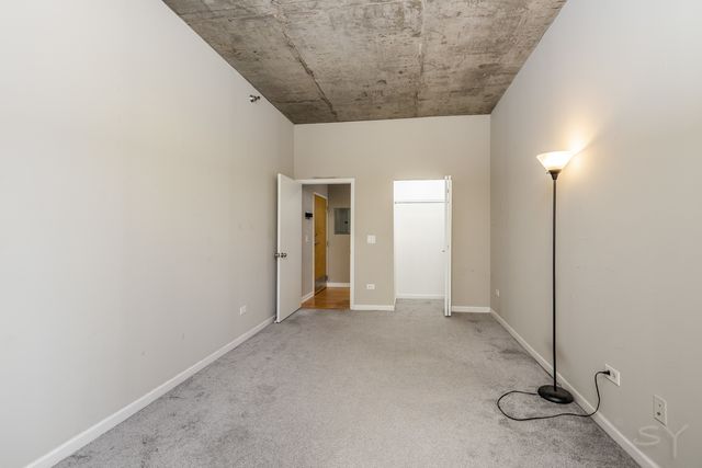 1122 W Catalpa Avenue 616, Chicago, IL 60640