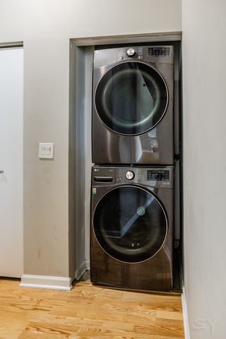 1122 W Catalpa Avenue 616, Chicago, IL 60640