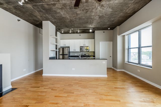 1122 W Catalpa Avenue 616, Chicago, IL 60640