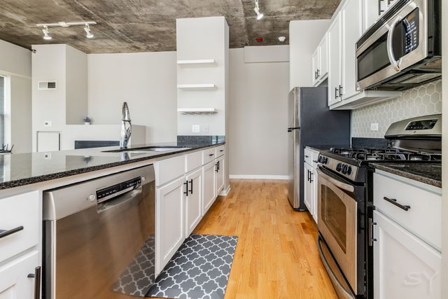 1122 W Catalpa Avenue 616, Chicago, IL 60640
