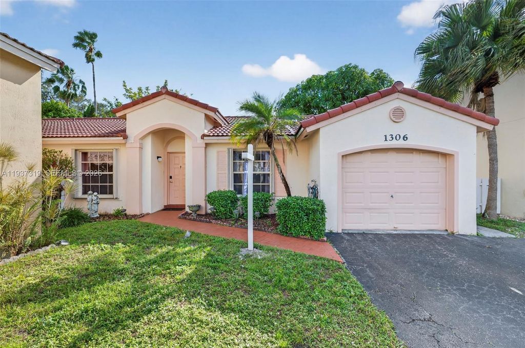 1306 NW 125th Ter, Sunrise, FL 33323