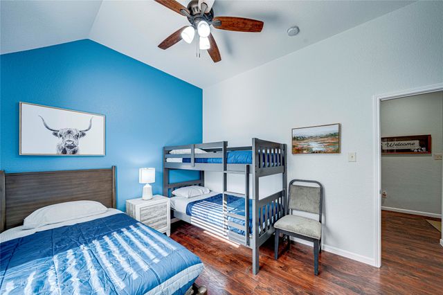 1700 Sparrow Lane, Aubrey, TX 76227