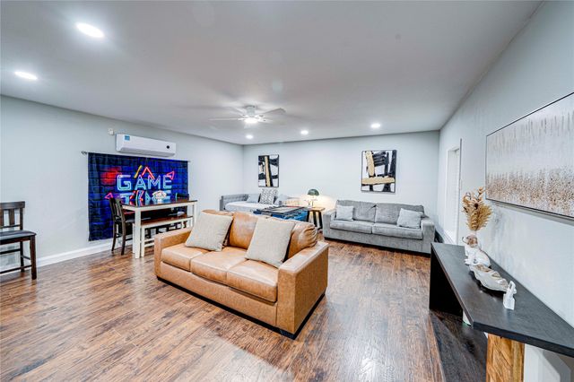 1700 Sparrow Lane, Aubrey, TX 76227
