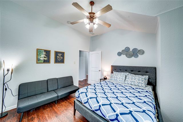 1700 Sparrow Lane, Aubrey, TX 76227
