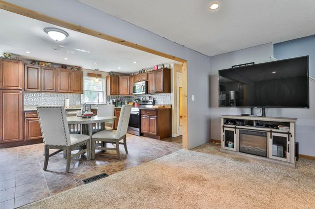 42 Elgin Street, Nashua, NH 03060