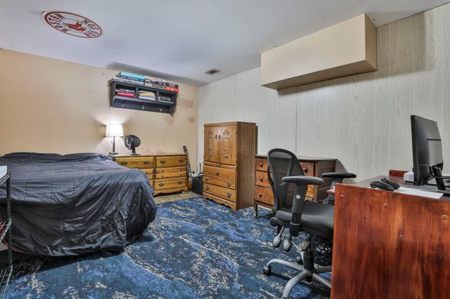 42 Elgin Street, Nashua, NH 03060