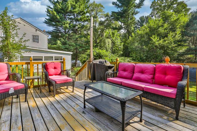 42 Elgin Street, Nashua, NH 03060