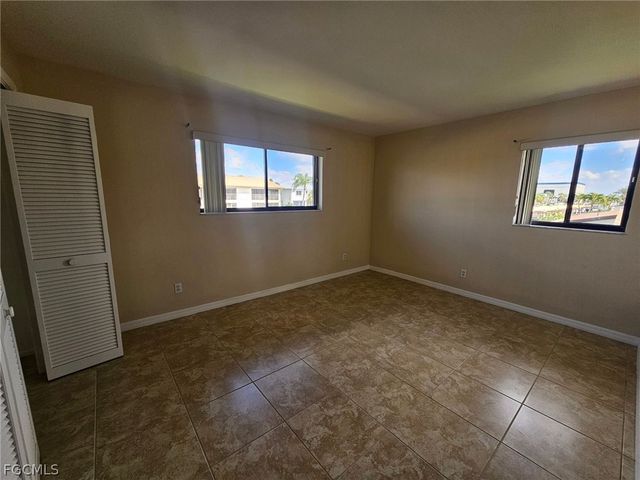 1221 SE 46th LN L, Cape Coral, FL 33904