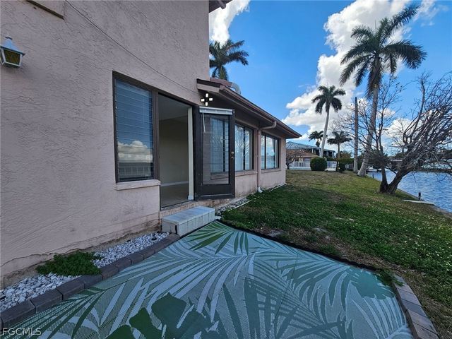1221 SE 46th LN L, Cape Coral, FL 33904