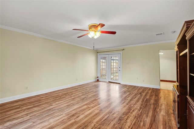 8565 Ridgepoint Drive, Houston, TX 77055