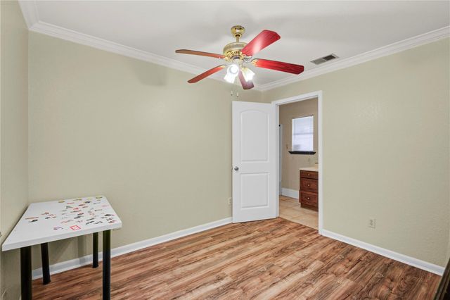 8565 Ridgepoint Drive, Houston, TX 77055