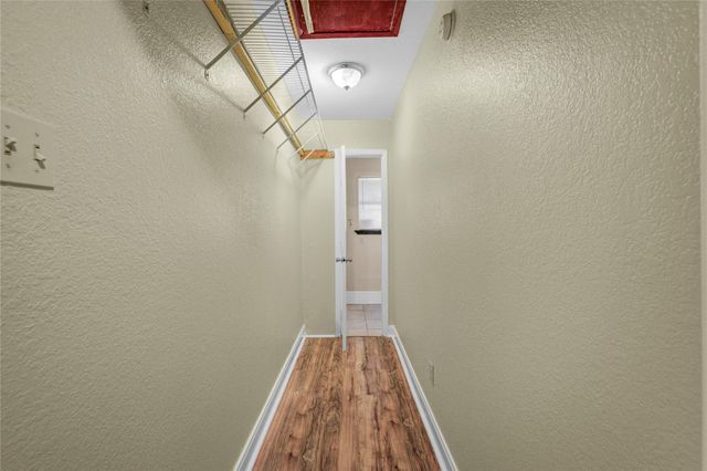 8565 Ridgepoint Drive, Houston, TX 77055