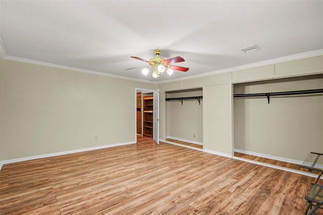 8565 Ridgepoint Drive, Houston, TX 77055