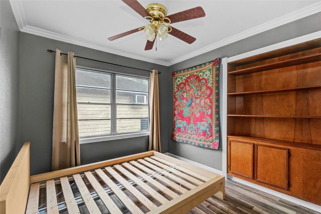 8565 Ridgepoint Drive, Houston, TX 77055