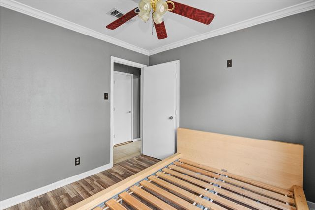 8565 Ridgepoint Drive, Houston, TX 77055