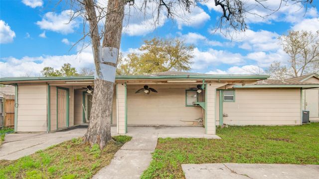 8565 Ridgepoint Drive, Houston, TX 77055