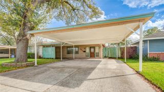 8565 Ridgepoint Drive, Houston, TX 77055
