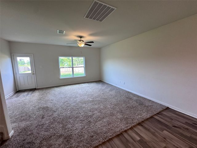 152 Banjo Trail, Newark, TX 76071