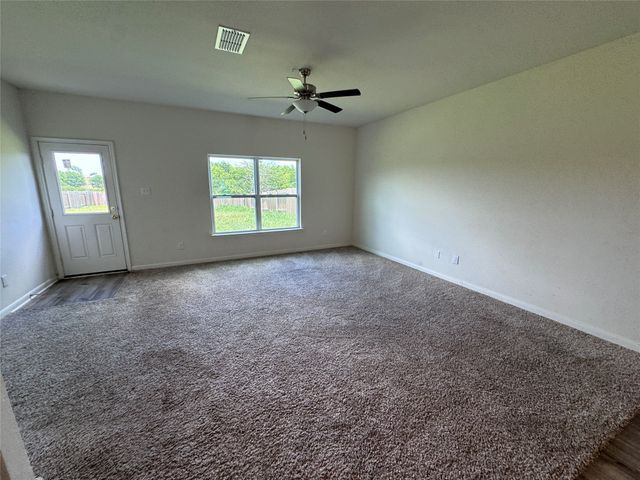 152 Banjo Trail, Newark, TX 76071
