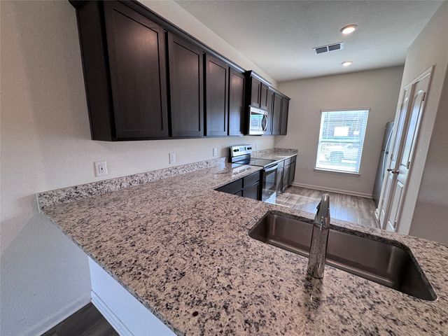 152 Banjo Trail, Newark, TX 76071