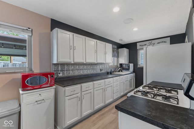 6144 E 10th Street, Indianapolis, IN 46219