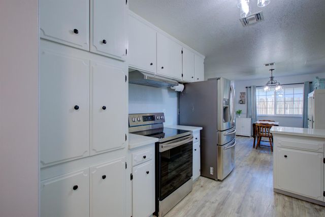 1561 Riechel Ave, Atwater, CA 95301