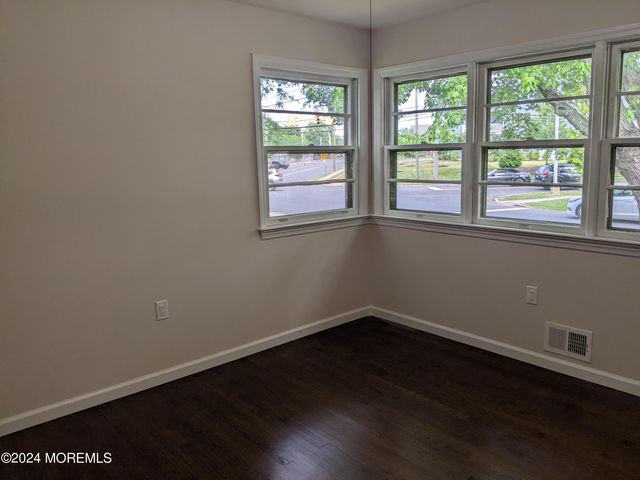 509 Stone Road, Union Beach, NJ 07735