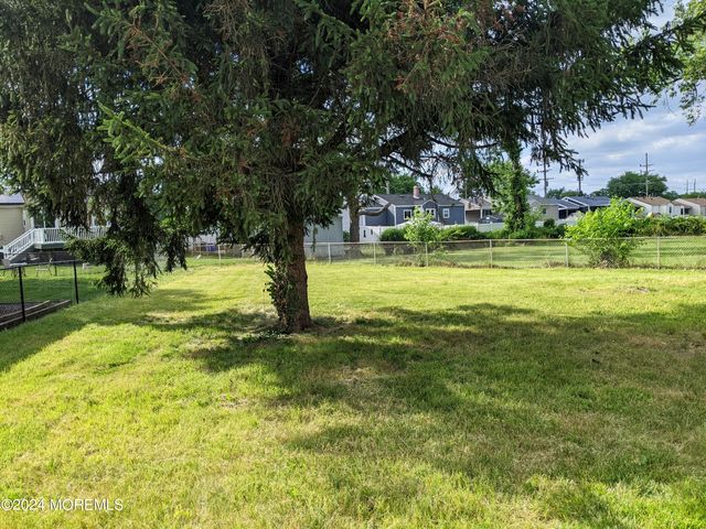 509 Stone Road, Union Beach, NJ 07735