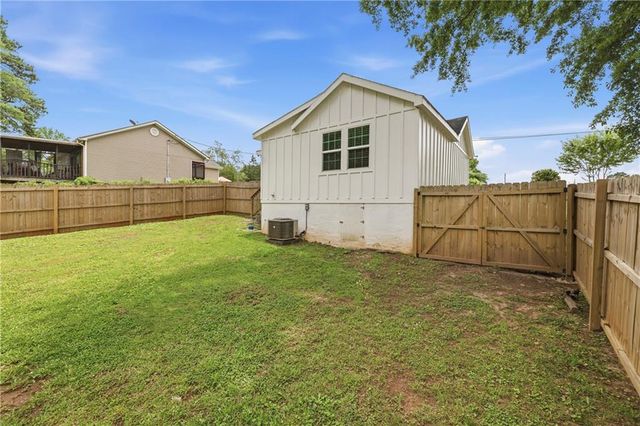156 Pine Avenue, Commerce, GA 30529