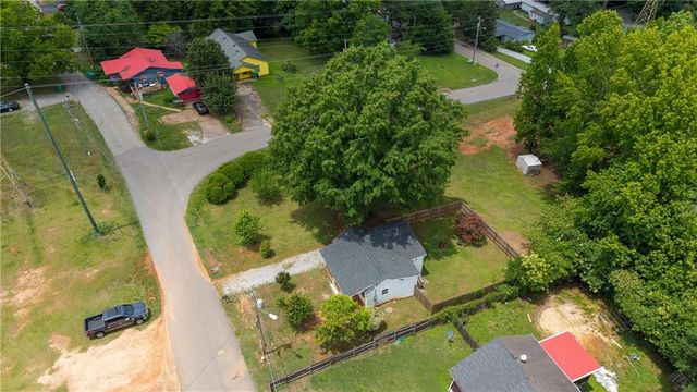 156 Pine Avenue, Commerce, GA 30529