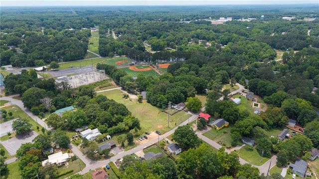 156 Pine Avenue, Commerce, GA 30529