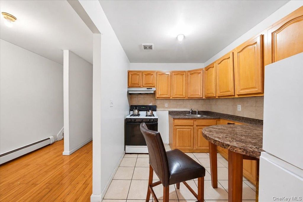 2050 Arthur Avenue, Bronx, NY 10457 — photo 4