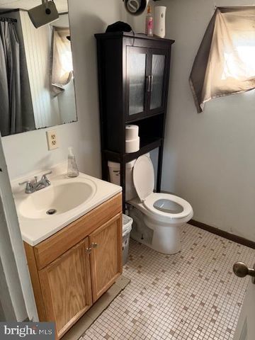 1810 RIDGEVIEW DR, Coatesville, PA 19320