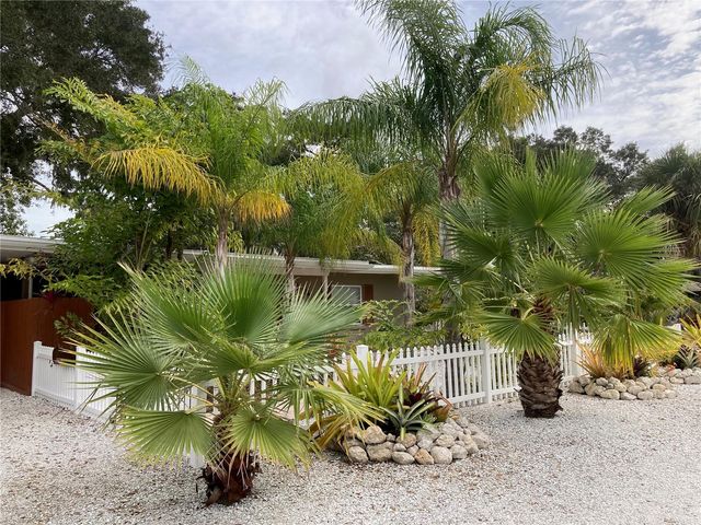 1415 S SCHOOL AVENUE, Sarasota, FL 34239