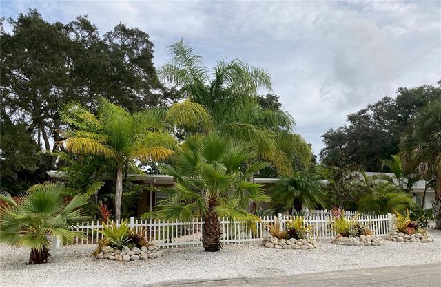 1415 S SCHOOL AVENUE, Sarasota, FL 34239