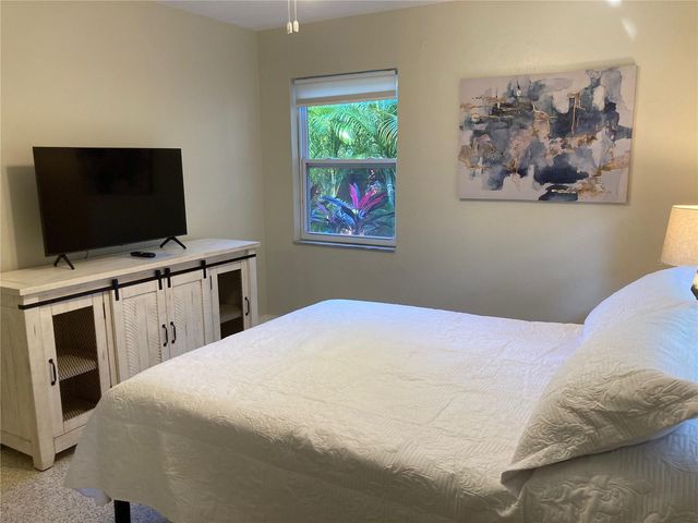 1415 S SCHOOL AVENUE, Sarasota, FL 34239